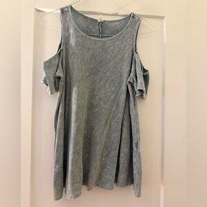 Lazy Sundays Cold-Shoulder Tunic Top – Size Large